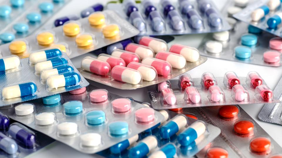 Stapel verschiedener Tabletten
