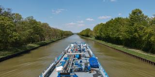Binnenschiff auf dem Dortmund Ems Kanal