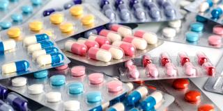 Stapel verschiedener Tabletten